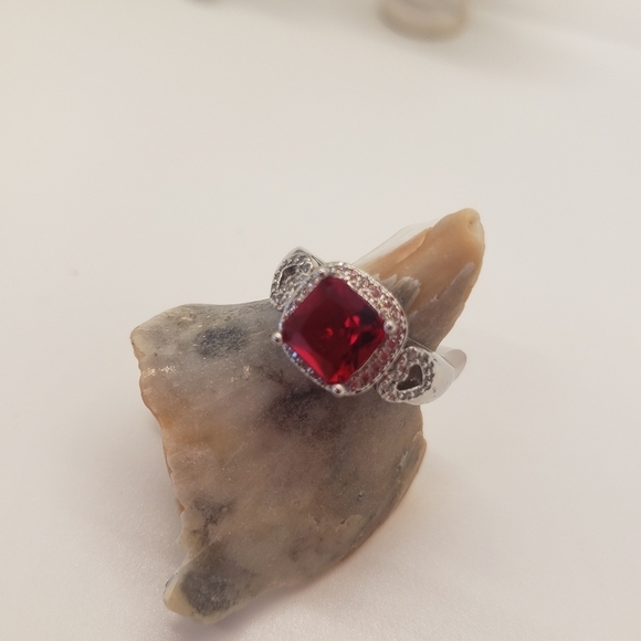 NEW Cubic Zirconia Elevated PAVE RED CRYSTAL Ring 8 Sterling Silver Plated - Picture 10 of 13